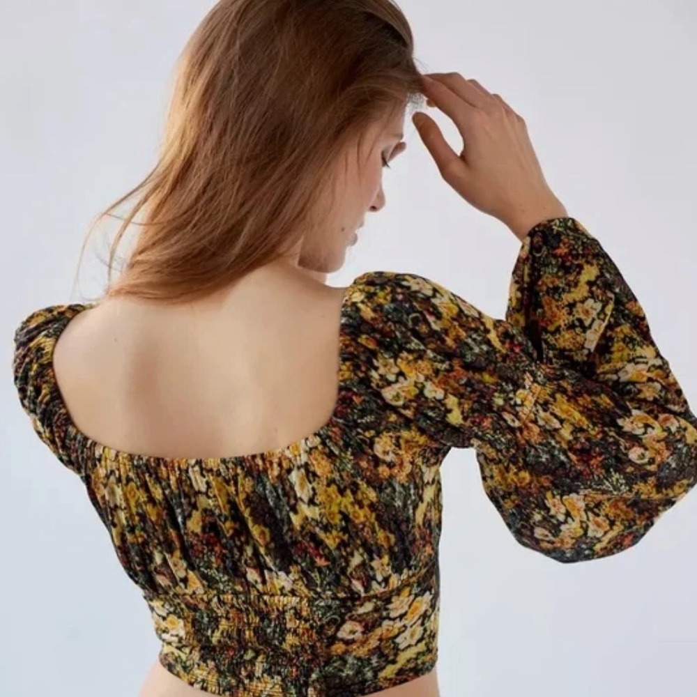 Urban Outfitters Elowen Puff Sleeve Blouse - Picture 2 of 4